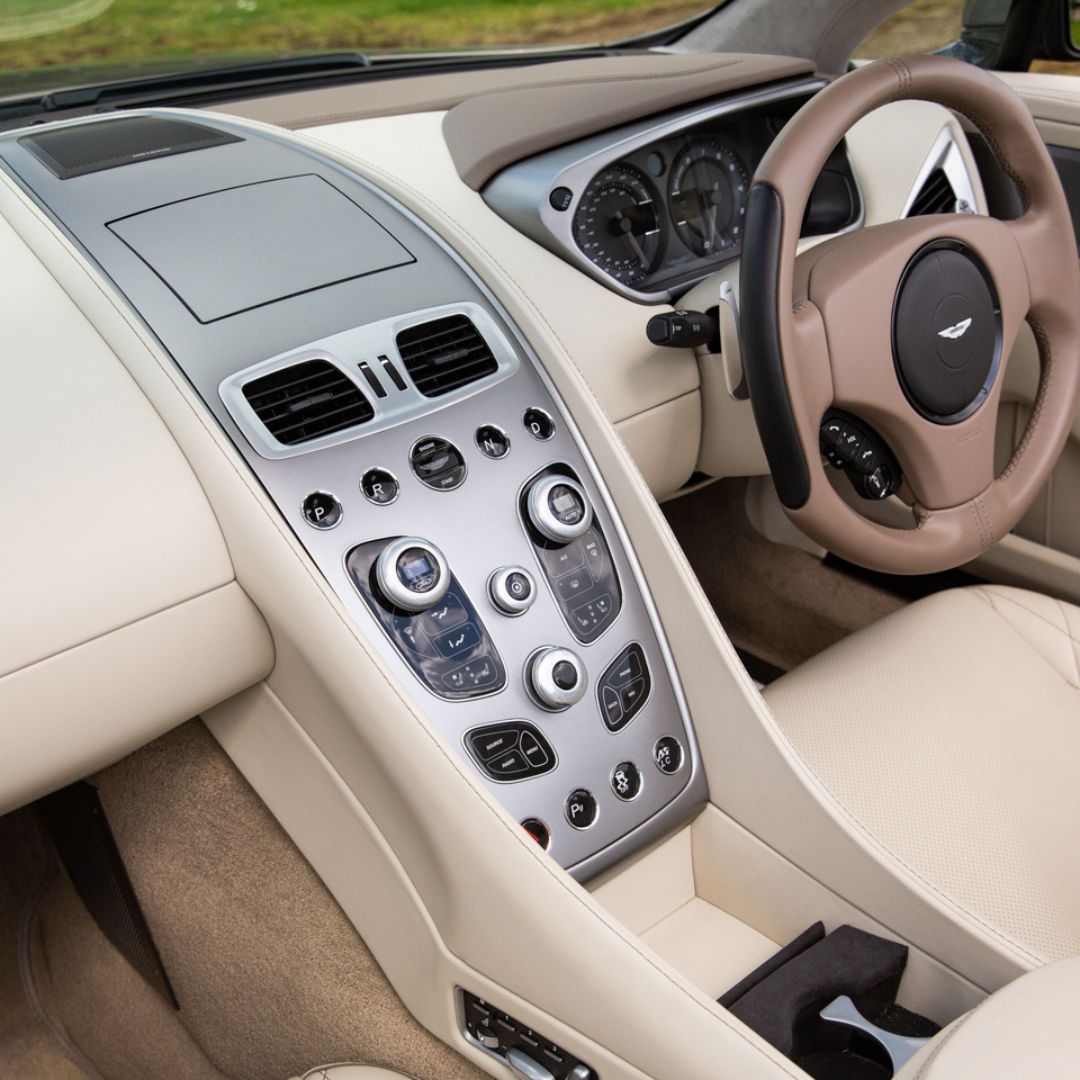 nicholas_mee's tweet image. whilst revisions to the Touchtronic III eight-speed automatic gearbox provided faster shifts while being smoother around town 

#powerfulcars