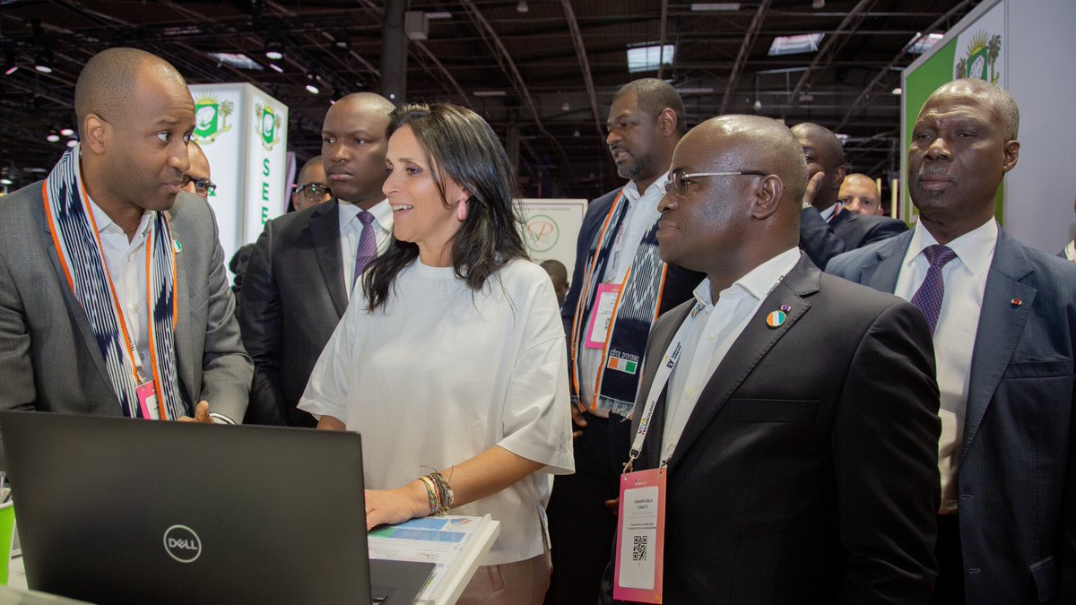 CIVvivatech's tweet photo. #Vivatech2024: Jour 3 - La Côte d'Ivoire continue de briller à Vivatech!🇨🇮🇫🇷

En images :
Rencontres avec des acteurs internationaux de la coopération numérique en présence de nos Ministres.
Promotion des start-ups ivoiriennes

#Vivatech2024 #CoteDIvoire #Innovation #Numérique https://t.co/W0I8LJvVsV