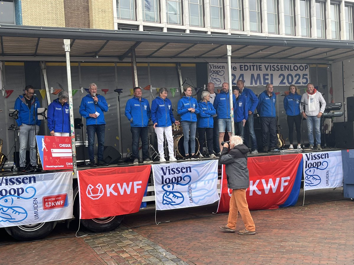 Finish 🏁 #vissenloop #IJmuiden  #40km. Ondanks de  regen een top wandeldag.  Mede dankzij de inzet van de vele #vrijwilligers. Met een mooi bedrag van € 87.500 voor het <a href="/kwf_nl/">KWFKankerbestrijding</a>  #kankerbestrijding . 🚶#wandelentegenkanker <a href="/VissenloopI/">Vissenloop</a> <a href="/RauwaanZee/">IJmuiden</a>