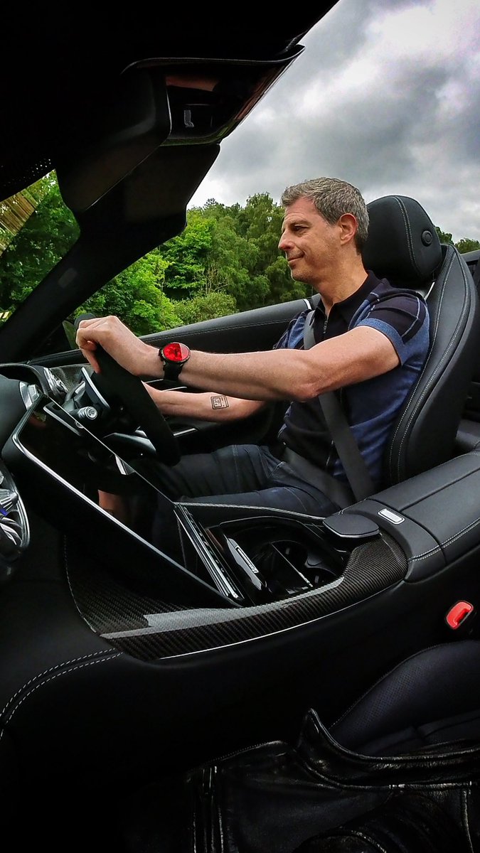 activrightbrain's tweet photo. I didn’t miss the chance to go topless at #SMMTTestDay this week.
@AudiUK #R8Spyder and @MercedesBenzUK #AMGSL63 were perfect partners!
#cars #mobility #design #Audi #Mercedes #AMG #luxury https://t.co/WLdD04RRbV