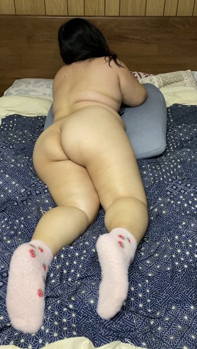 Can I keep my fuzzy socks on? https://t.co/uizJcHexYB