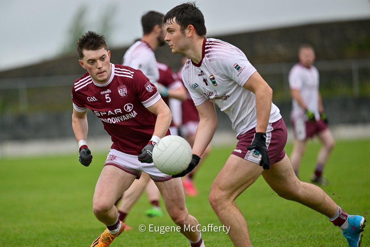 Lissycasey’s Daire Culligan in action against Padraic O’Dwyer from St Breckan’s. HT in the Cusack Cup Div 1 clash it’s @Lissycasey_GAA 1-5 @StBreckansGAA 1-2. Photograph by @eugemccafferty.