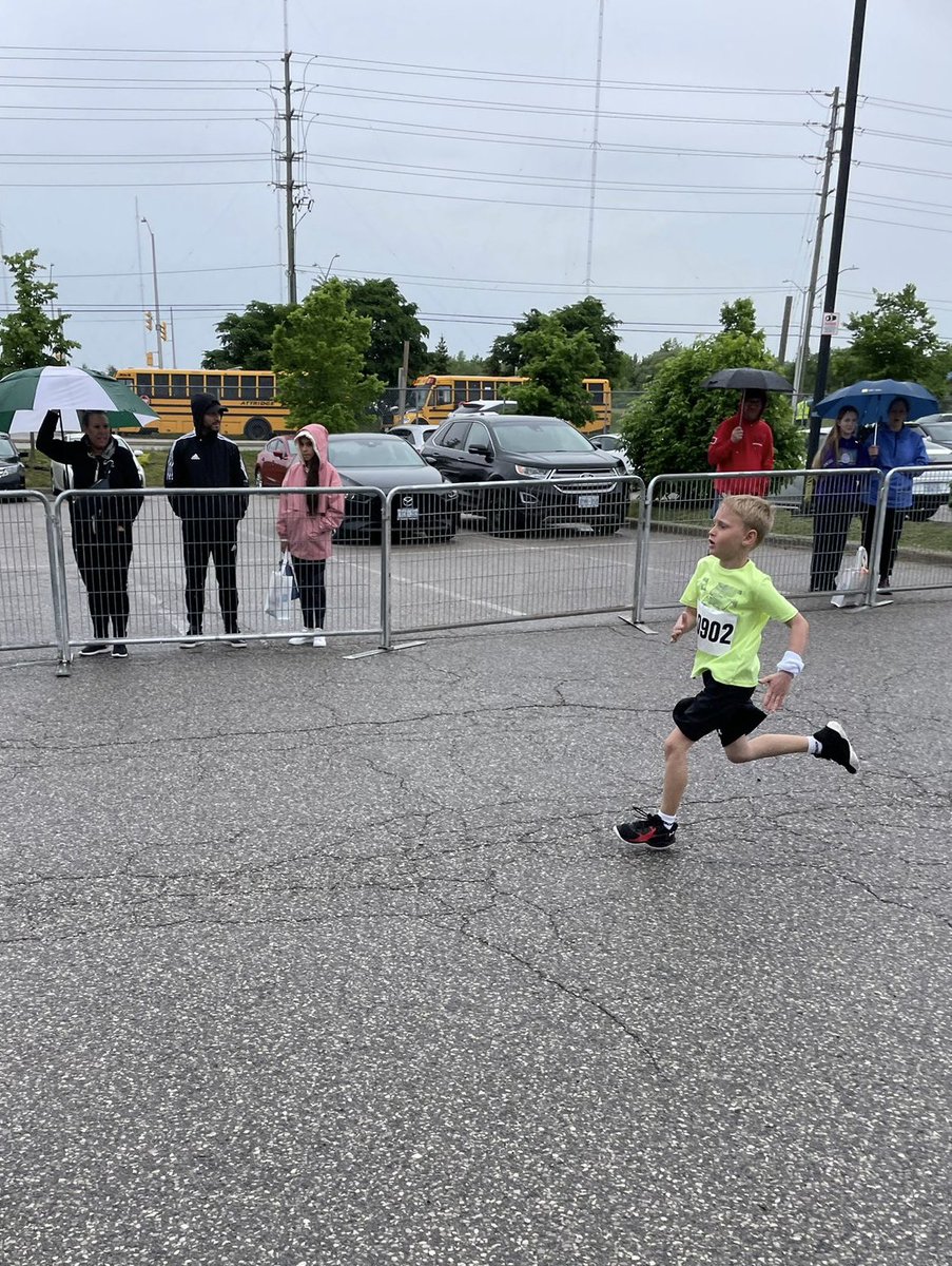 ColleenPittam's tweet photo. Huge Thank You to @mrs_saraphanian and the @AscensionHcdsb Teacher who make this possible. Coming to school early three days a week to train all these runners. ❤️ https://t.co/NdWLu1Y7DF