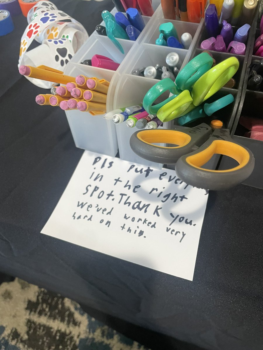 MomsofFurries's tweet photo. She came back today to fix our mess. 🤣🤣🤣🤣🤣🤣🤣🤣🤣🤣🤣🤣🤣🤣
#YoungFurries #MoFAssistant #LeaderInTheMaking https://t.co/b9qguva0Iq