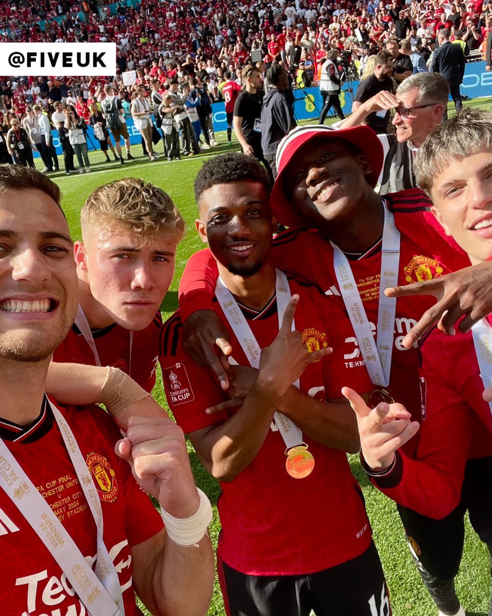 RioMeets's tweet image. 🔴🚨BREAKING: ERIK TEN HAG HAS WON A TROPHY IN EVERY SINGLE SEASON SINCE BECOMING MANCHESTER UNITED MANAGER ❕🏆

📈 He has now won more trophies in 2 years than Mikel Arteta has won in his entire tenure at Arsenal 🤯