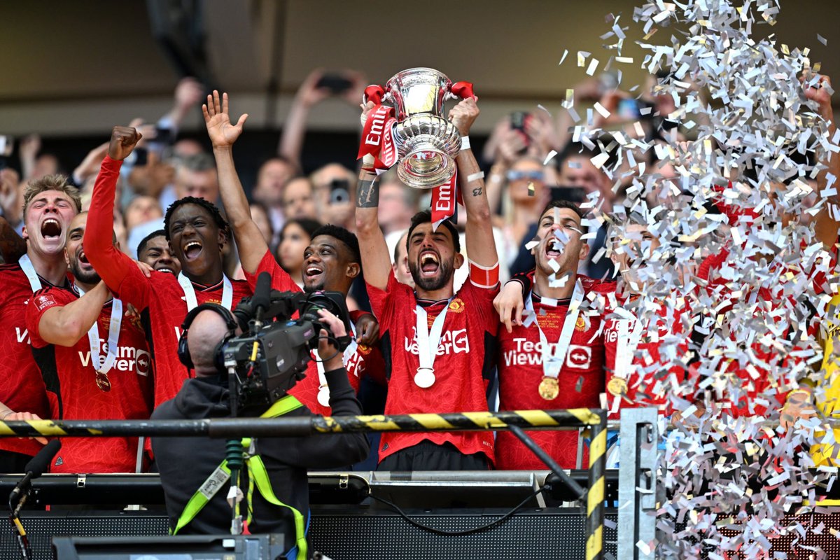 MAN UNITED JUARA FACUP 13x

1908–09 🏆
1947–48 🏆
1962–63 🏆
1976–77 🏆
1982–83 🏆
1984–85 🏆
1989–90 🏆
1993–94 🏆
1995–96 🏆
1998–99 🏆
2003–04 🏆
2015–16 🏆
2023-24 🏆

SELAMAT MAN UNITED!! 
RAYAKAN 🎊🎉🥳🎇🎆