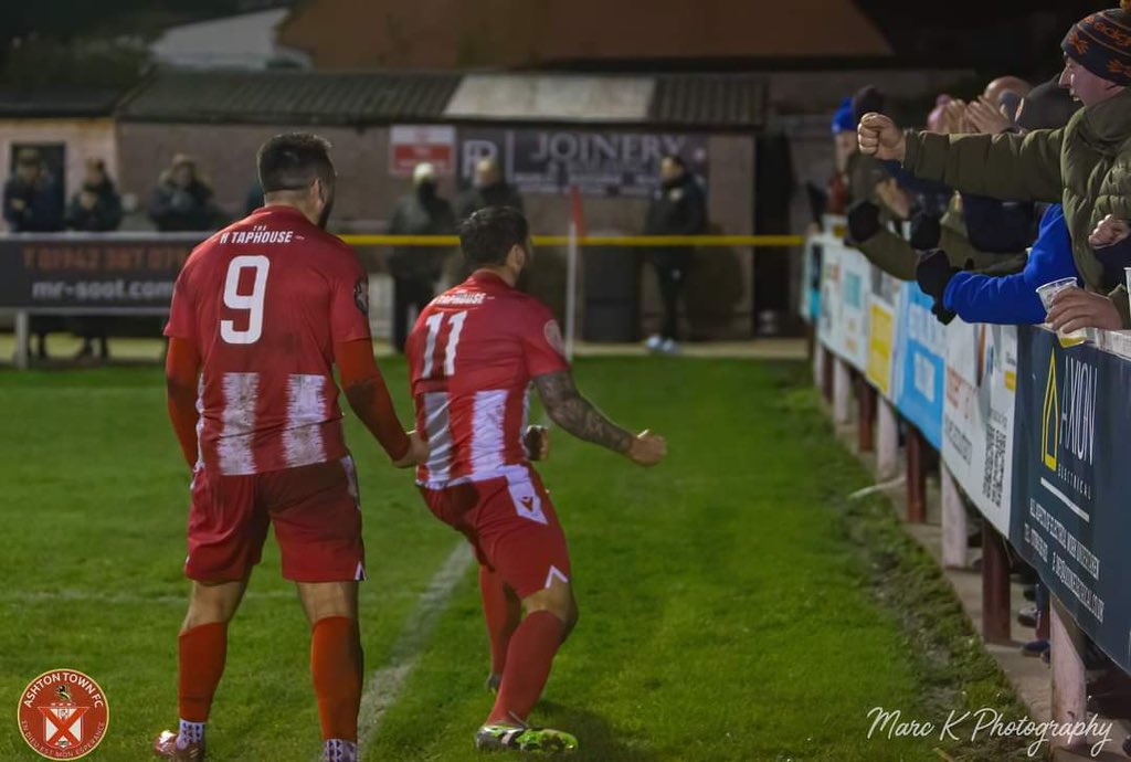 Meet The Opponents 

Next up…. 

@ashtontownfc 👋🏻

🔴 Founded in 1968
🏟️ The Barton’s Group Stadium, WN4 8SL
👨🏻‍💼 Kevin Towey
🚘 10 miles (20 mile round trip) 

#WeAreSkem | #OurTown | #OurClub
🔵⚪️