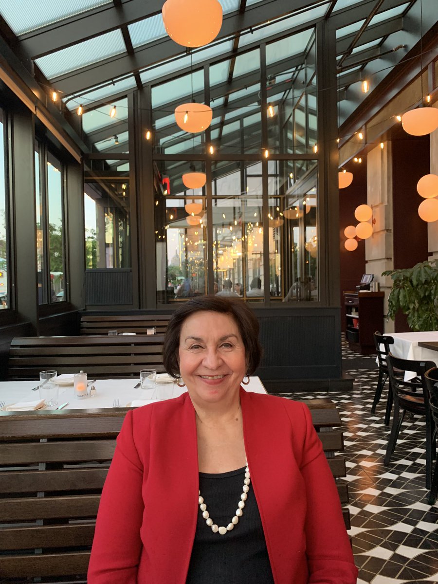 Postales de #Boston : Celebrando mi cumpleaños en @brasserieblueribbon, en   pleno #KenmoreSquare, el corazon de nuestro barrio, #BackBay .  Gracias, Norma ! @sebastian_gray @marichivalero @marconunez @TurkiAntof @GanaCarola @alb0black @F_Cruz_F