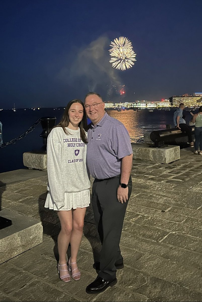 Thanks @DanaFarber and @DrChoueiri - another milestone in the books…4th and last college graduation. ✔️ Didn’t think this was possible when diagnosed back in 2015. Without you I don’t see this Proud Dad moment. THANK YOU!! 💜💜 @TheJimmyFund @DanaFarber_GU @kidneycan