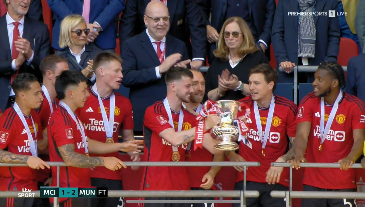 iammrblossom's tweet photo. Manchester United won the FA Cup 🏆

Giving out 100k to those that likes, rts &amp; drop their bank details.

Must be following me. https://t.co/fFRaroRZZB