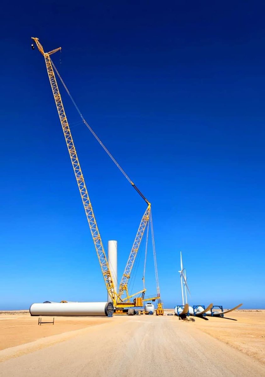 🇲🇦La société marocaine Somalev a commencé l'assemblage des turbines pour le parc éolien 
Dawec de 60 MW à Dakhla destiné à alimenter la station de dessalement d'eau de mer de la région mettant ainsi en valeur le potentiel énergétique et environnemental de Dakhla