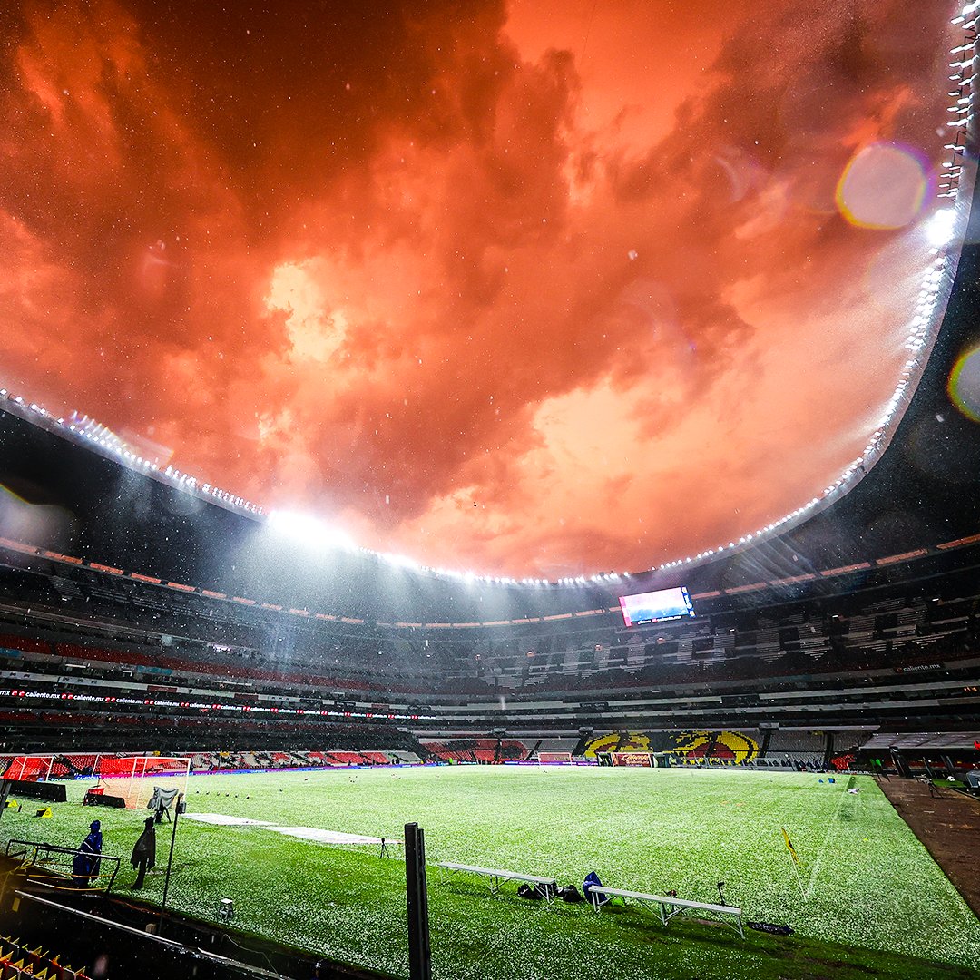 Esta fotografía del Estadio Azteca merece estar en el Museo del Louvre, es una obra de arte🖼️🎨🖌️