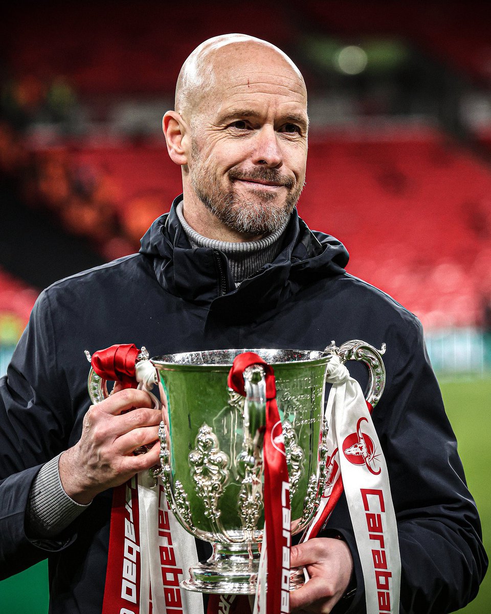 Sabem o que estes dois treinadores carecas holandeses têm em comum?  

Ambos foram campeões da taça doméstica de clubes históricos em fases horríveis com o Bruno Fernandes a capitão...