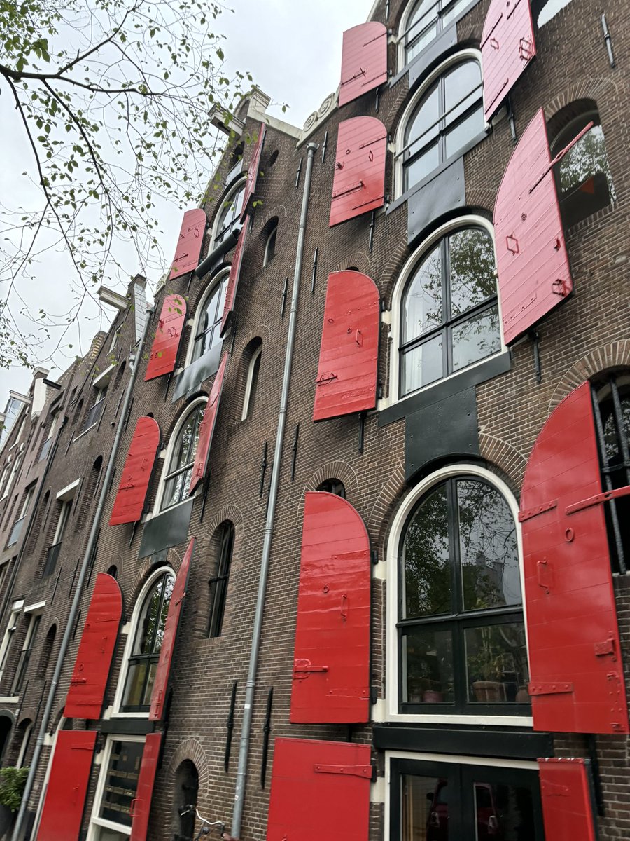 Work travel this week was a day in Amsterdam. As usual took my running kit for some early morning exercise. Still and quiet. Just lovely. Steeling myself as no let up in travel just yet!