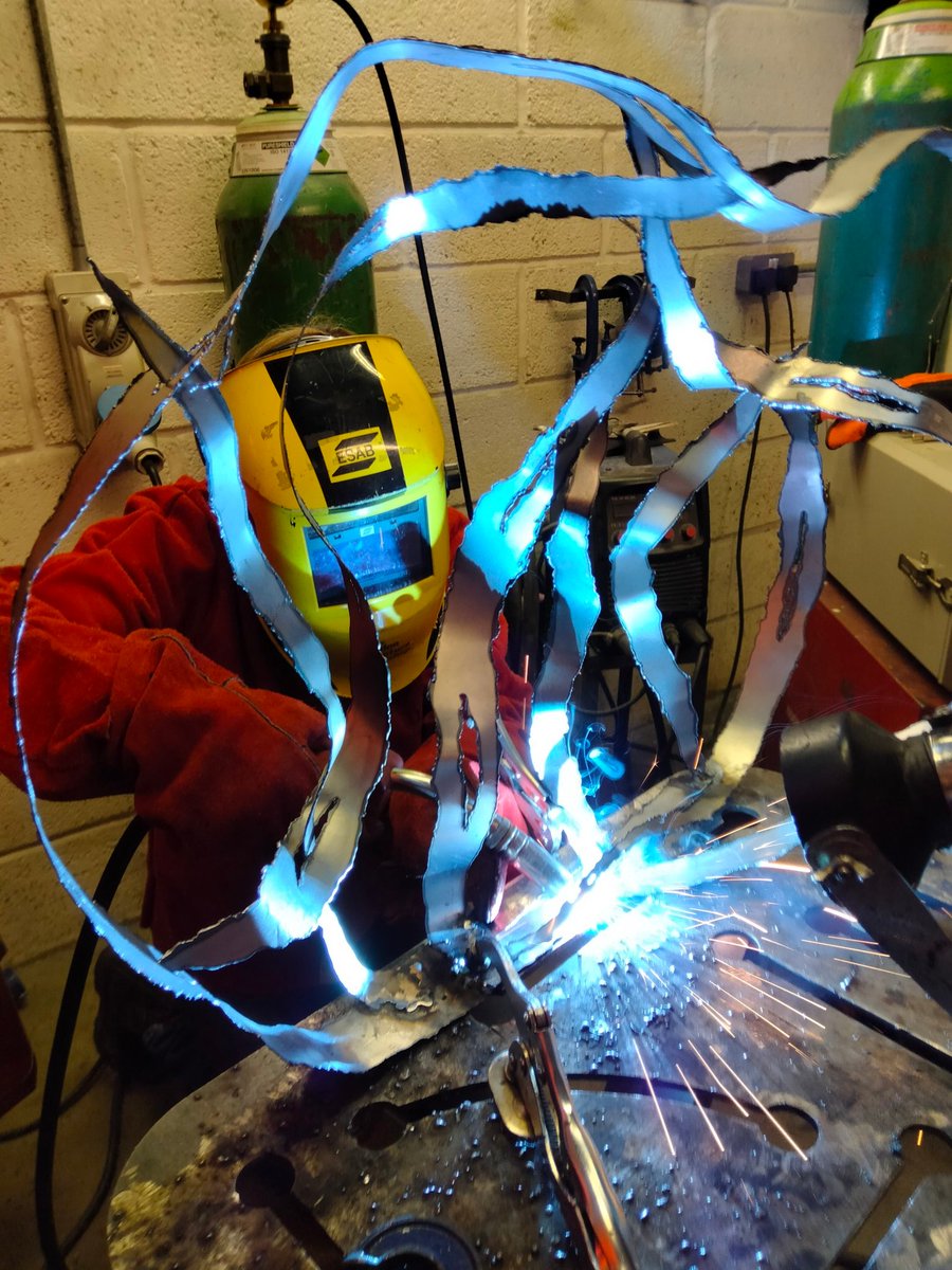 LondonSculpture's tweet photo. Only 1 place left on our popular Welding for Artists Course (June) 🎫Link in bio.
#projectbased #art #beginners #welding #supportiveenvironment
https://t.co/HbhRjqvQB8 PLSRT @GasworksLondon https://t.co/wNxZgNEHAA
