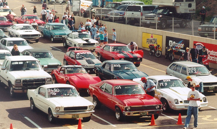 Bandimere's tweet photo. Anxious racers filled the lanes and pit area during the 1999 @pepsi High School Drags on Memorial Day.
#highschooldrags #throwback #flashback #bandimere #thundermountain #dragracing #youthracing #raceacop #stereocontest #memorialday #memorialdayweekend #pepsi https://t.co/5aNk1BgZ5s