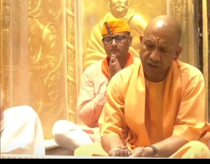 MadhuriDaksha's tweet photo. UP CM Yogi Adityanath offers prayers at Kashi Vishwanath Temple, #Kashi
#UPCM #YogiAdityanath #LokSabhaElections2024 #6thPhase #phase6voting #Voted https://t.co/VGamXa8gev