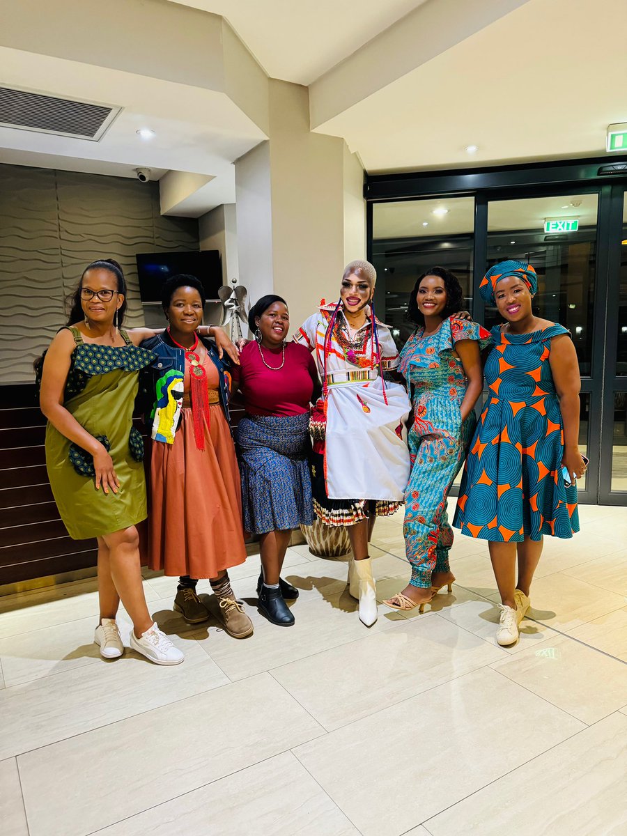 Letssss gooooo Botswana ❤️❤️❤️ happy Africa day 

#yolandamonyai