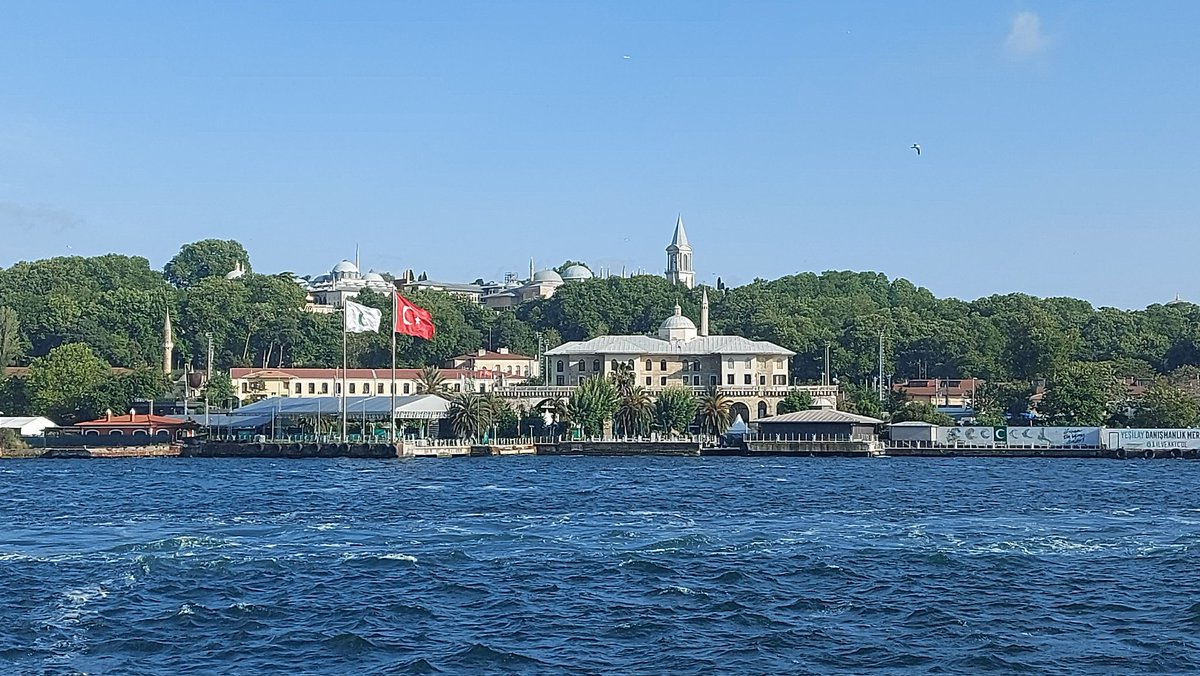 ataspinar51's tweet photo. Türkiye Yeşilay Cemiyeti 
74. Olağan Kongresi İstanbul Yeşilay Genel Merkezi / Tarihi Sepetçiler Kasrı'nda gerçekleşti.  Mevcut Başkan Prof. Dr. Mücahit ÖZTÜRK'ün aday olmadığı kongrede Doç. Dr. Mehmet DİNÇ genel başkan seçildi.  Hayırlı olsun. https://t.co/K5drALtrdq