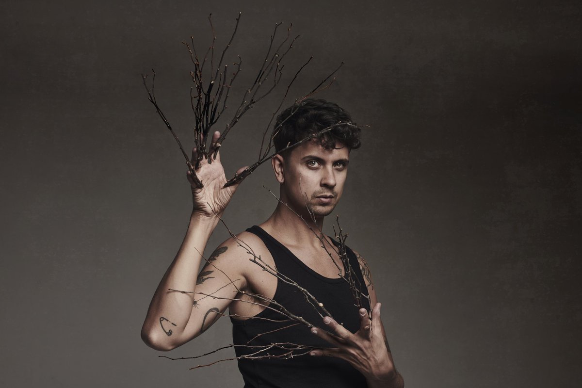 Ben Hart (@itsbenhart) on Twitter photo There is magic in the air…
Upcoming live shows:
Ben Hart: LIVE @wiltonsmusichall London in July
Ben Hart: JADOO @new_vic_theatre in July
Ben Hart: HEX @assemblyfest <a href="/edfringe/">Edinburgh Festival Fringe</a> August
Will you be there?
For ticket info visit Benhartmagic.com There is magic in the air…
Upcoming live shows:
Ben Hart: LIVE @wiltonsmusichall London in July
Ben Hart: JADOO @new_vic_theatre in July
Ben Hart: HEX @assemblyfest <a href="/edfringe/">Edinburgh Festival Fringe</a> August
Will you be there?
For ticket info visit Benhartmagic.com