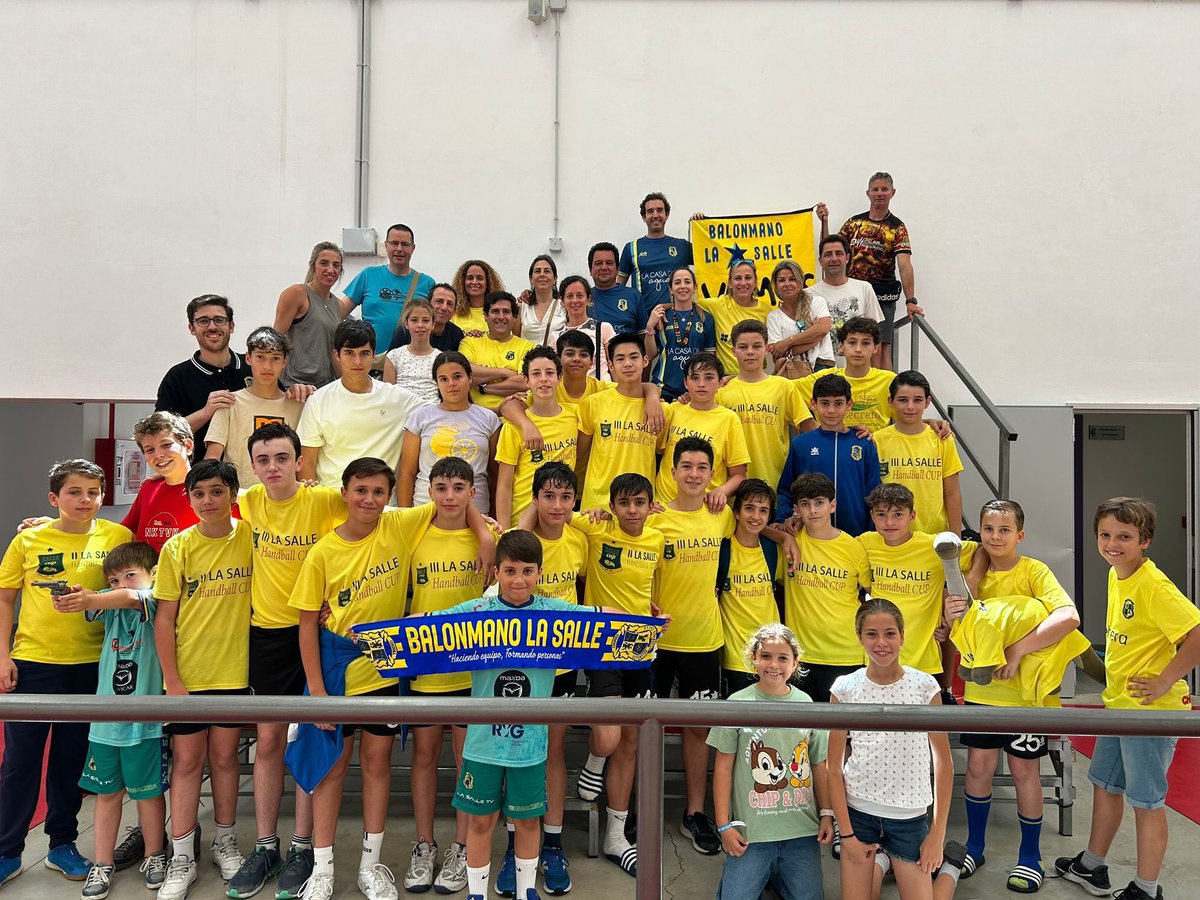 balonmanosalle's tweet photo. 🔉COPA DE ANDALUCÍA RESULTADOS

Alevín Progeo BM La Salle - Final de Copa mañana a las 9:00h.

Infantil @china_landia BM La Salle - 5°-6° puesto mañana vs BM Martia.

Cadete @hormacesa BM La Salle - 7º puesto.

#123Salle #ForzaSalle🔵🟡 https://t.co/kCE2BrbSB7