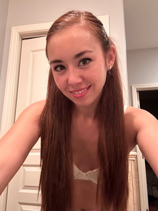 Cloudy and rainy means I'll be online all day 😈 https://t.co/thxTd9E1LV<a href="/tag/sundayfunday"class="tags"><span>#sundayfunday</span></a>