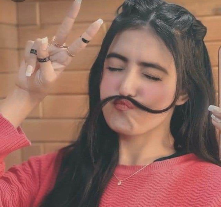 میں آج ایک انجان لڑکے کی پوسٹ پہ بول کے آئ توں چنگا نہیں کیتا 😡😡🤣🤣😂
تب سے اس کی گرل فرینڈ  100 بار پوچھ چکی ہے۔۔
کیا ہوا تھا 🤣
