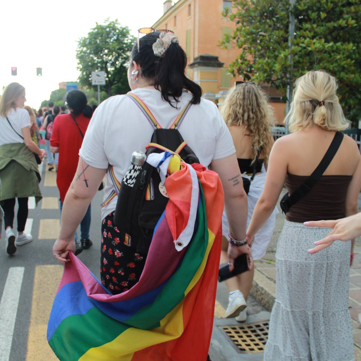 mightasmaayrkas's tweet image. sole, pioggia e arcobaleno 🌈🏳️‍🌈

a casa è tutta un&apos;altra musica 

#ModenaPride
