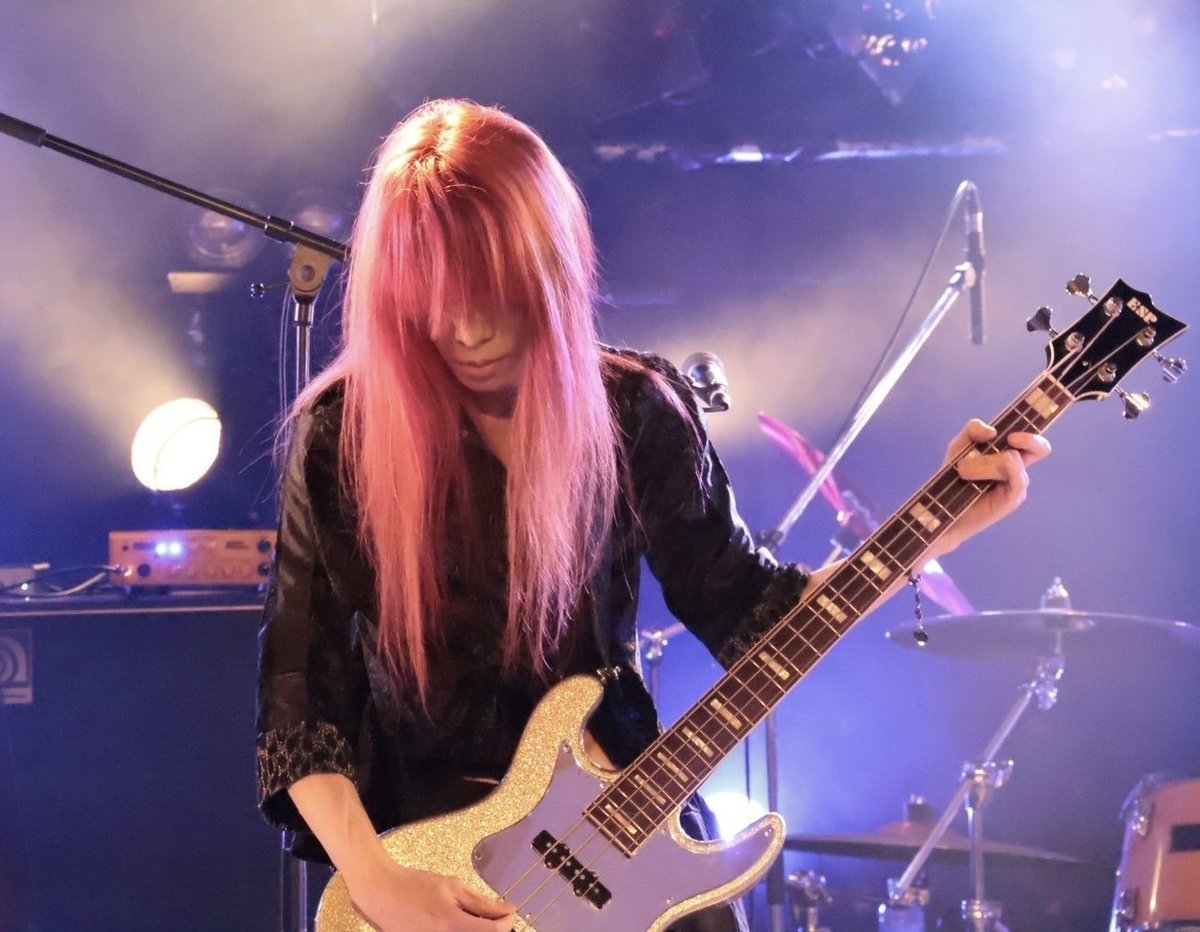 Yuki_Craris's tweet photo. 日付変わって、昨日はライブに来て下さり、初めて僕らを観て下さった方々、仲良くして下さった共演者様方、本当にありがとうございました✨
皆様のお陰で最高な活動再開のライブができた事を心より感謝申し上げます😌

これから精力的に活動して参りますので、今後とも何卒よろしくお願い致します🌟 https://t.co/q2F6i2cPsD