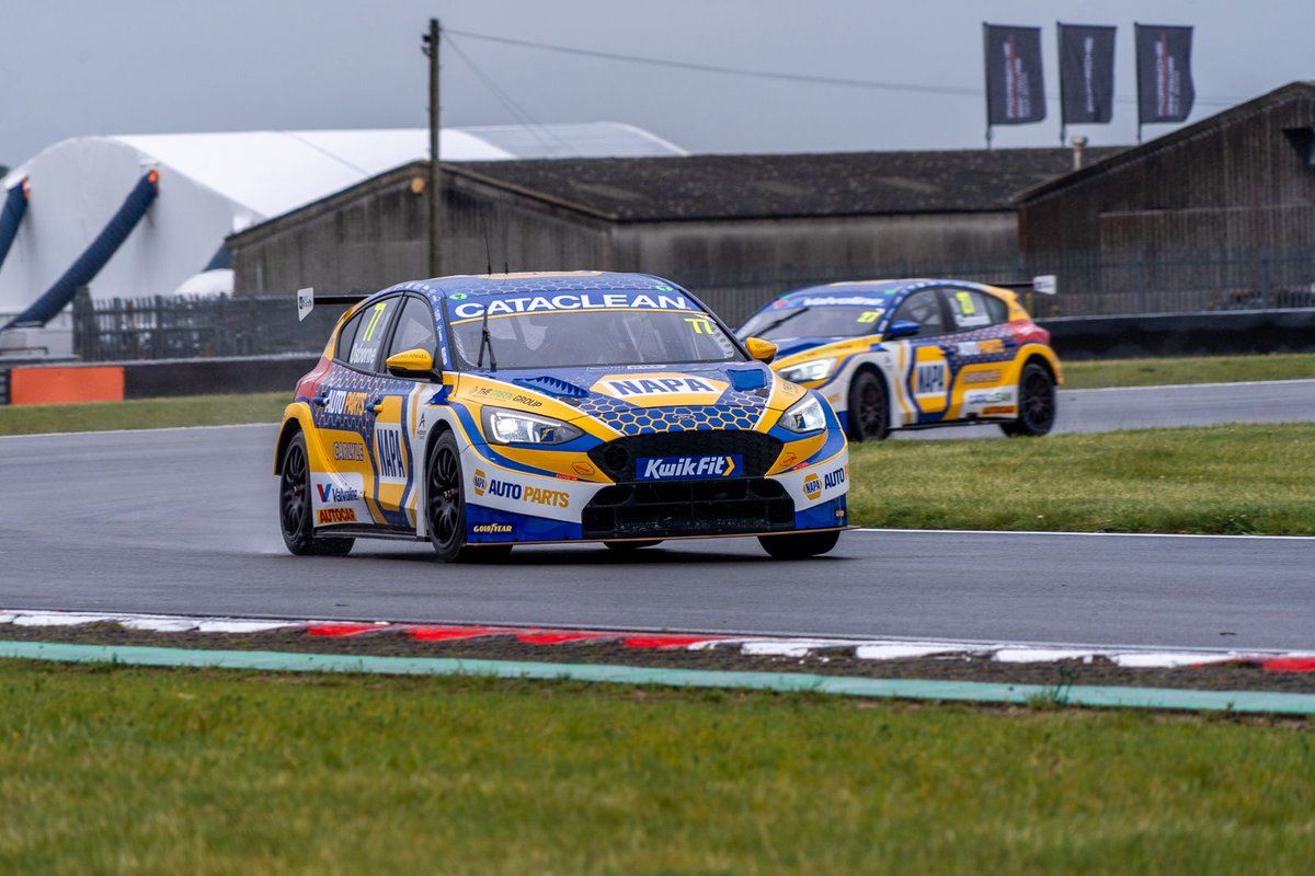 🔵🟡 What a Qualifying session! 🤯 The grid for tomorrow looks a little like this… ⬇️ 💙 P2: Ash Sutton 💛 P4: Dan Cammish 💙 P10: Dan Rowbottom 💛 P20: Sam Osborne #NAPARacingUK #BTCC #Qualifying