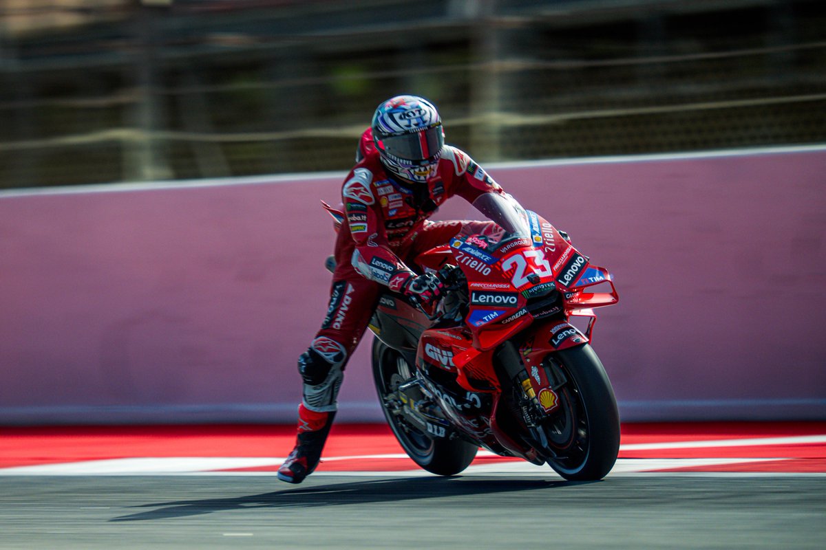 The sixth sprint race of the season, which took place today at Circuit de Barcelona saw Bastianini finish fifth. Sadly Bagnaia was a victim of slippy conditions and crashed out of the lead during the final lap ducati.com/gb/en/news/fif… #ForzaDucati #DucatiLenovoTeam #CatalanGP