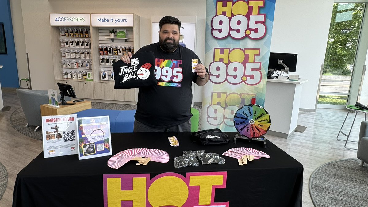 Stop by our booth at the #CoxCommunication in Vienna, VA today to meet @mrerickv and grab some fun prizes! 📱