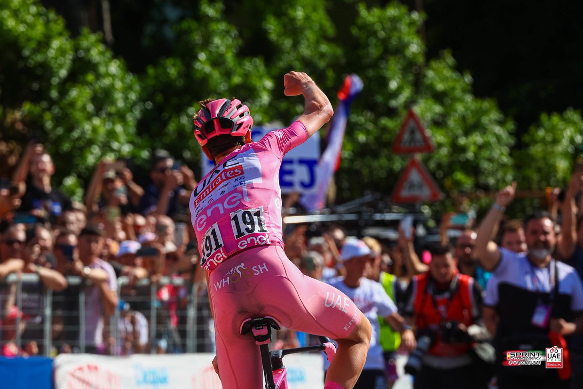 TeamEmiratesUAE's tweet image. How’s everyone feeling?!🤩💗 

#UAETeamEmirates #WeAreUAE #GirodItalia #Giro