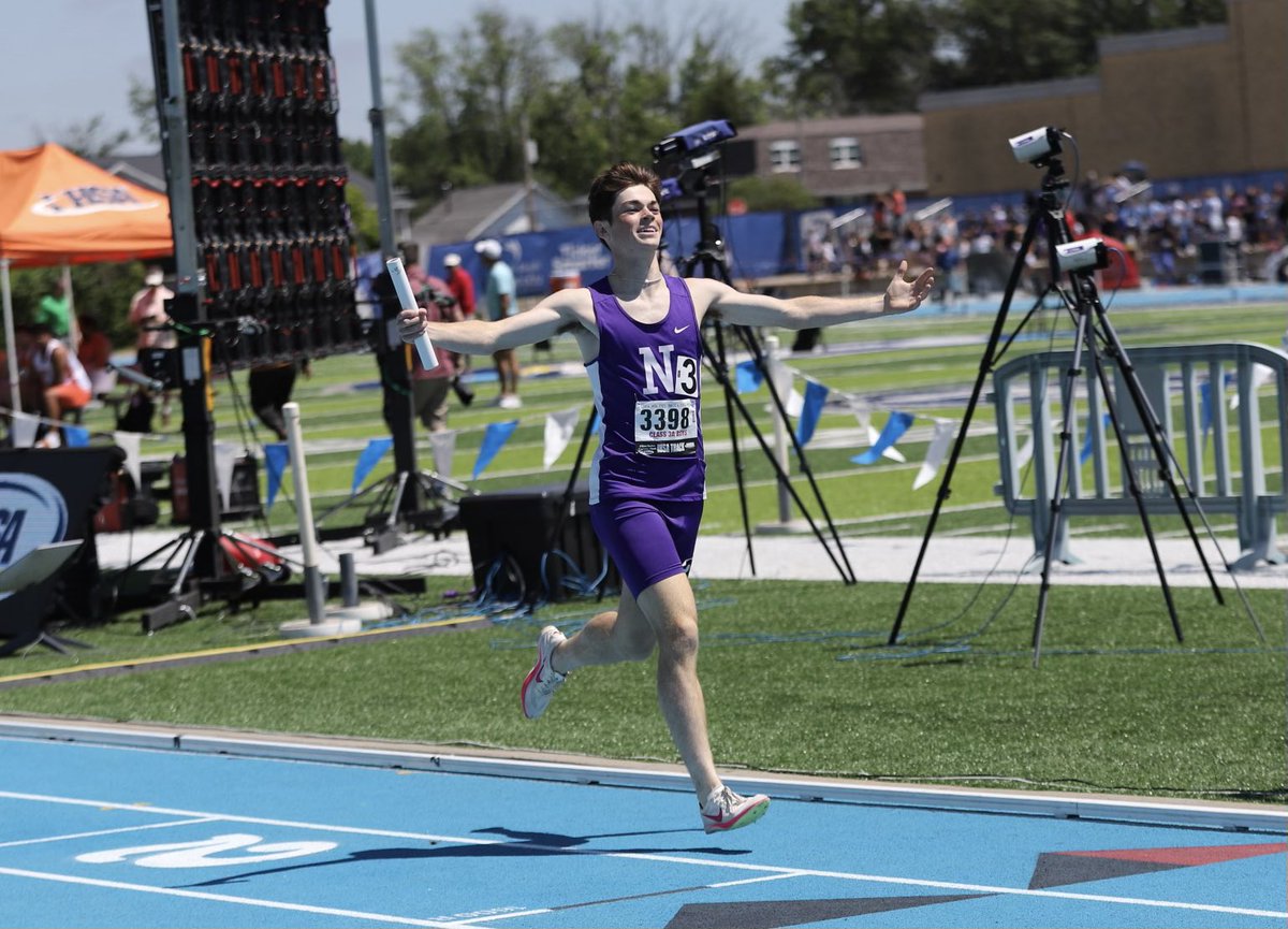 Ryan Eddington and Downers Grove North get it done in the 4x800 relay w/ state leading and US#3 7:38.76!!!! #BTFState24