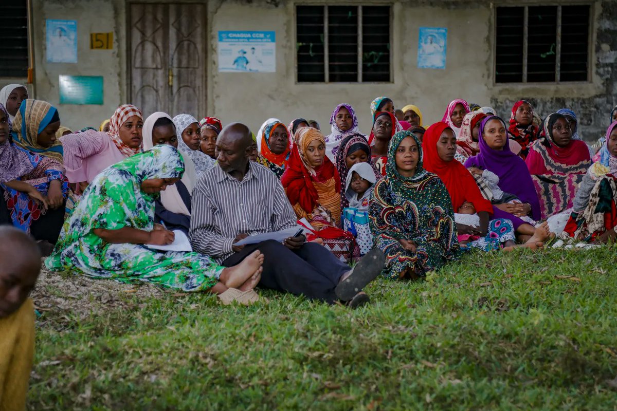 May 24, Zanzibar, Save the Children hosted a community dialogue with children, parents, police, a children's court judge, and leaders. They addressed community violence, child rights suppression, abuse reporting, and court case management. Discussions led to effective solutions.