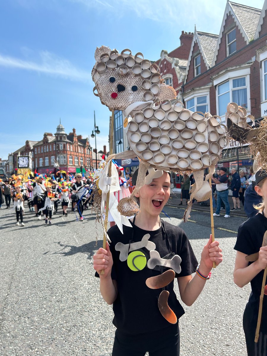 WellfieldMiddle's tweet photo. We had the BEST morning as dogs at the Whitley Bay Carnival. There was a fantastic atmosphere and were are so proud of our pupils who participated! #WMSCommunity https://t.co/59nKzyMD3K