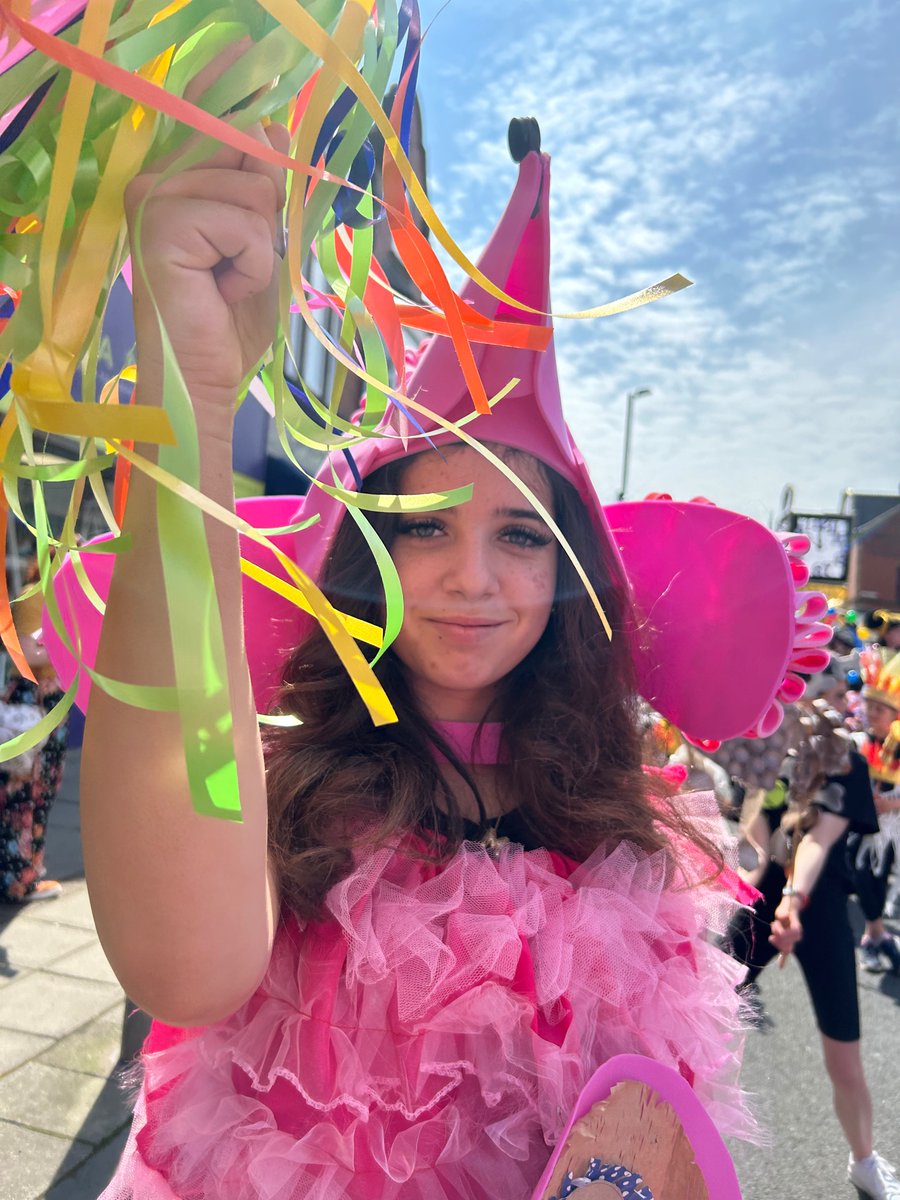 WellfieldMiddle's tweet photo. We had the BEST morning as dogs at the Whitley Bay Carnival. There was a fantastic atmosphere and were are so proud of our pupils who participated! #WMSCommunity https://t.co/59nKzyMD3K