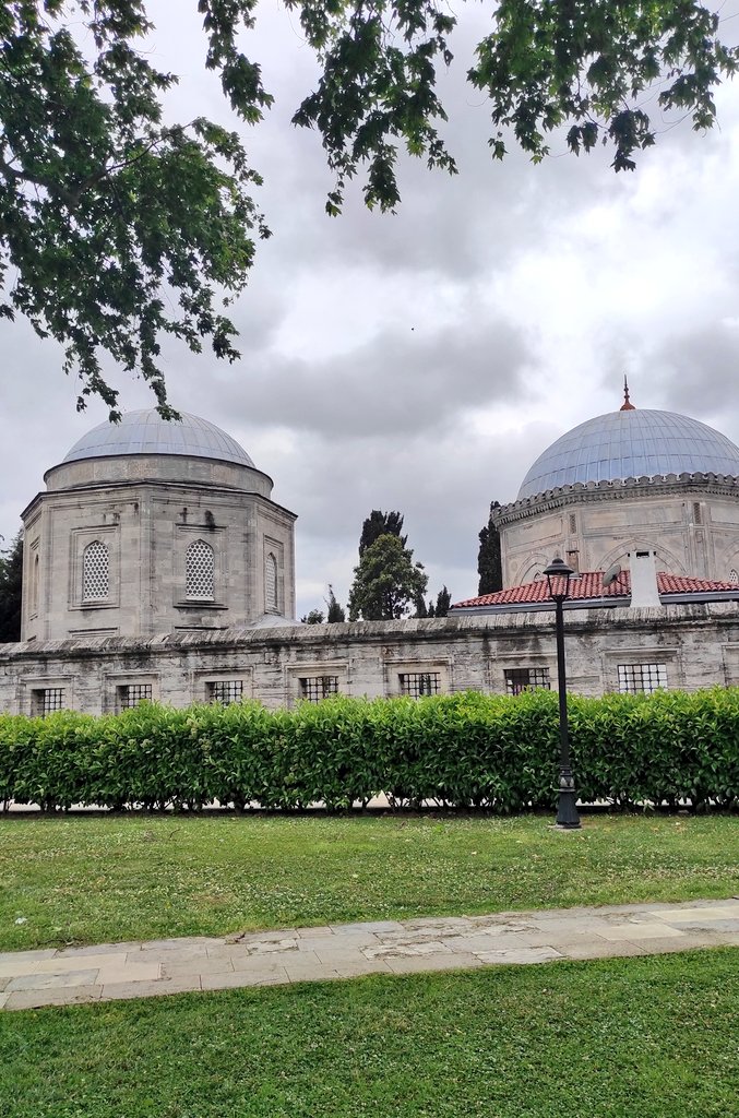 NurhaanSultan's tweet photo. Dünyanın İlk Çevre Nizamnamesi

Kanuni Sultan Süleyman Han tarafından 1539 tarihinde ferman buyurulan ve hålen büyük oranda güncelliğini koruyan "Çevre Temizliği Yasaknamesi" dünyanın ilk mükemmel çevre nizamnamesi olarak kabul edilmiştir.

📌 Kanuni Sultan Süleyman Han Türbesi https://t.co/HN4Apxhagk