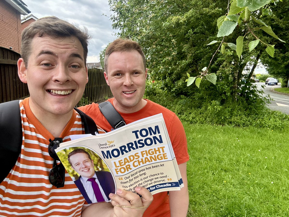 Team @MCRLibDems and @TraffordLibDems were out supporting @ThomasMorrison in his campaign to defeat the Tories and become #Cheadle’s next MP.

Looking forward to spending the next six weeks together! 💛 #WinningHere