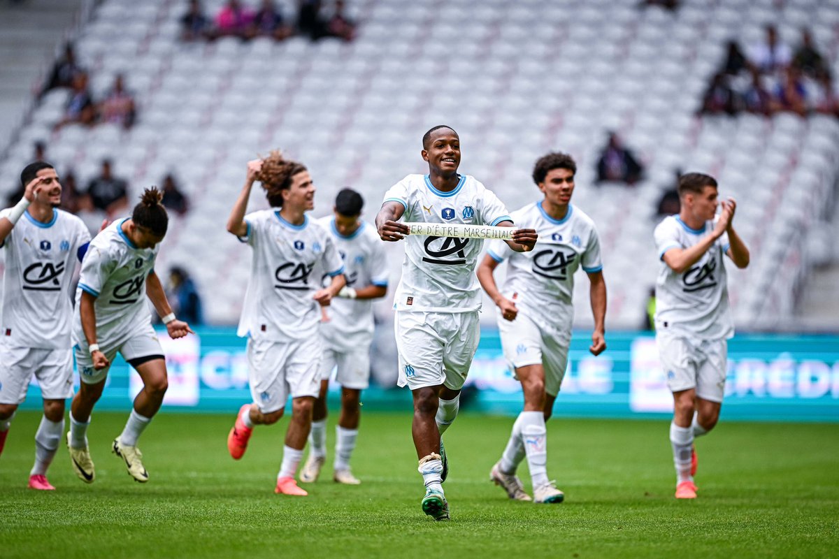 ActuFoot_'s tweet photo. 🚨 OFFICIEL ! L’OM REMPORTE LA COUPE GAMBARDELLA ! 👶💙🤍

Victoire 4-1 face à l’AS Nancy Lorraine.

La deuxième dans l’Histoire du club olympien. 🏆 https://t.co/icZZP2UyjM