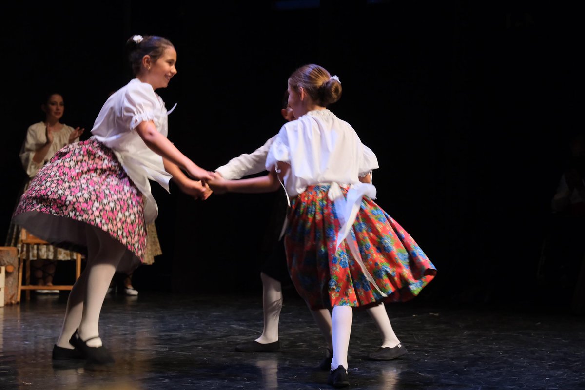 #CulturaSJD 👏🏻🎉El 45è Festival de Primavera de l'Esbart Dansaire de #SantJoanDespí ha estat un gran homenatge al passat pagès!
