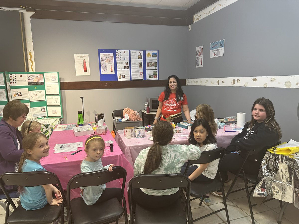 LW_Science's tweet photo. SciRenLW -Event photos #SciRen #SciRenInnovate #MillionTreeProject #NSERC_CRSNG #CCUNESCO #Cna_news #SciRenLW https://t.co/Wg4Ntq86WM