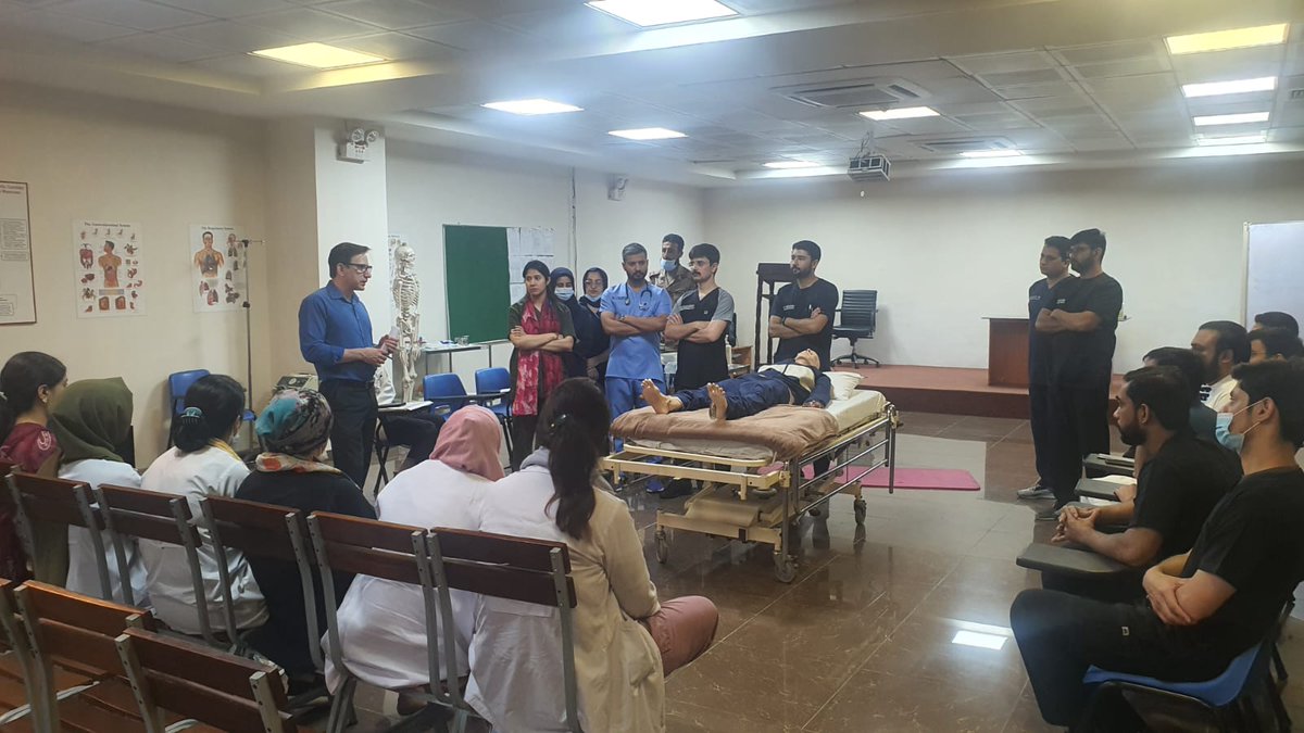 Asim_EMconsult's tweet image. "Whoever saves a life it is as though he had saved the lives of all mankind" 
Last day in Pakistan and an exciting Trauma 
#Simulation session at CMH
@RCEMGlobal @AMColian @aaroncumminsNHS @drqazizia @Drzafaralam786 @drasma01 @jabfay