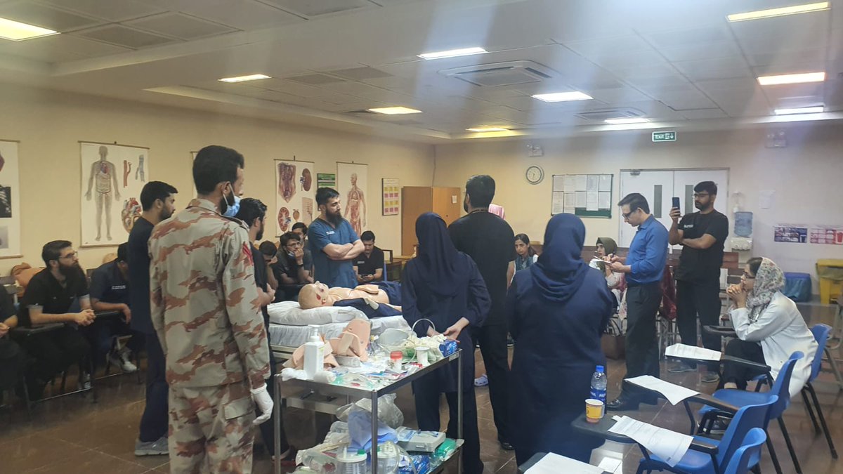 Asim_EMconsult's tweet image. "Whoever saves a life it is as though he had saved the lives of all mankind" 
Last day in Pakistan and an exciting Trauma 
#Simulation session at CMH
@RCEMGlobal @AMColian @aaroncumminsNHS @drqazizia @Drzafaralam786 @drasma01 @jabfay