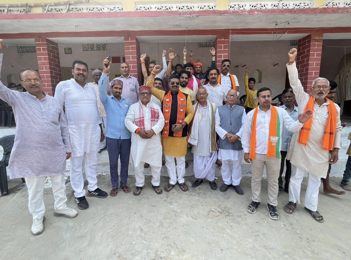 @rakeshbjpup what a Herculean effort put by him specially in Brahmin bastion of dumariaganj . Almost lost seat but now we r sure for a good margin win !! @BJP4UP @idharampalsingh @myogiadityanath