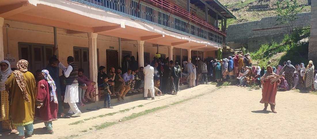 Democracy triumphs again in J&amp;K; Anantnag PC creates history, registers around 53 % polling
J&amp;K records 58.11 % polling in five PCs, highest in 35 years.
<a href="/ECISVEEP/">Election Commission of India</a> 
<a href="/ceo_UTJK/">CEO UT OF J&K</a>