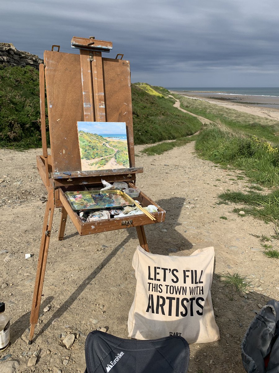 Warm if you’re sheltered from the wind. I was not sheltered from the wind. Shorts were a bad idea! 😅 Nice to be out sketching though. 

#pleinairpainting 
#ArtisticExpression 
#artist
