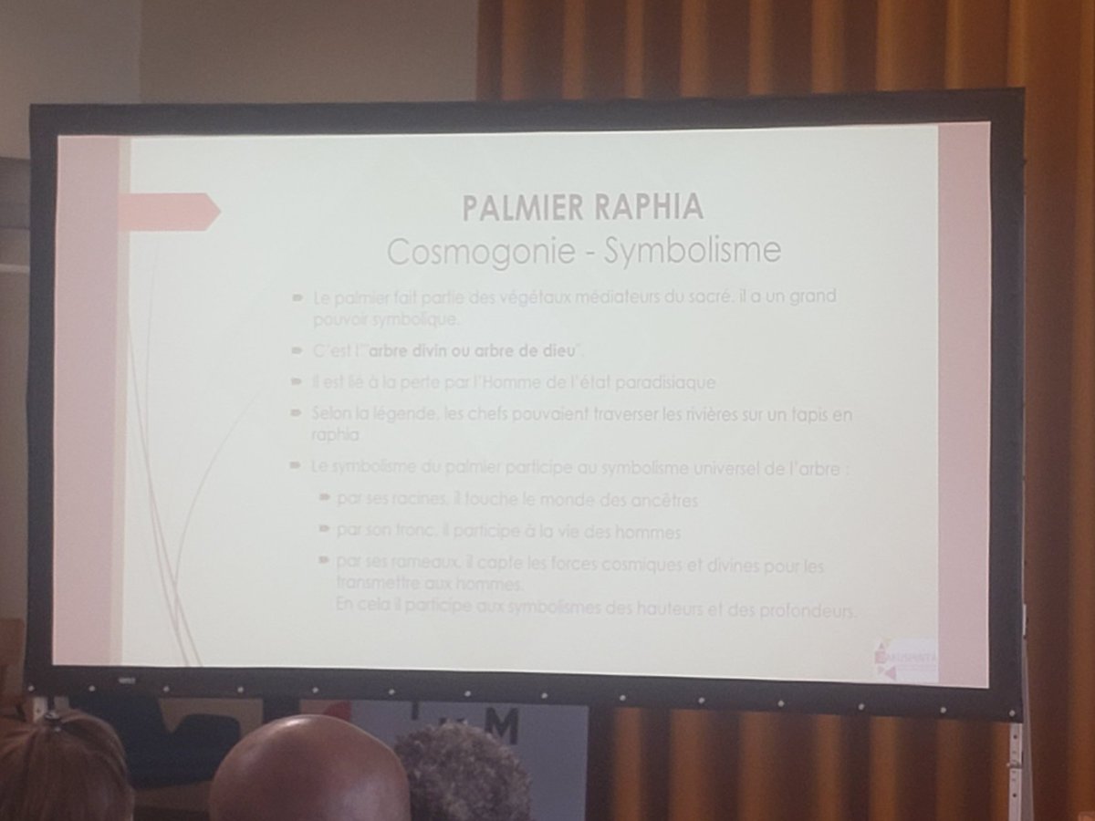 Conférence sur les savoir-faire textiles de la #RDC et leur influence dans le monde avec Georgine Dibua de #Bakushinta . #AfroHeritage par #YesAfriCan . #AfricanDay2024 #AfricanDay