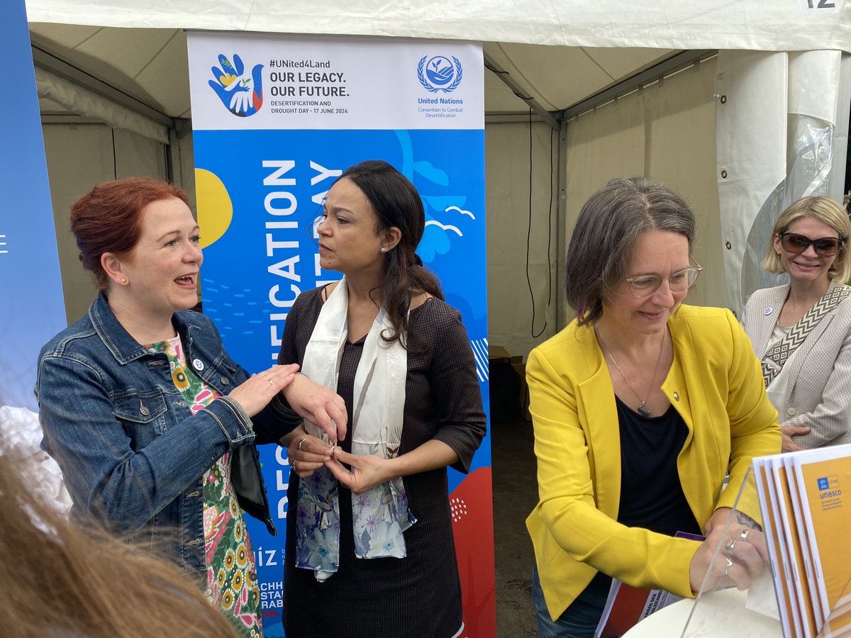UNCCD's tweet photo. What a fantastic day today at the Democracy Festival in @BonnGlobal 🇩🇪

With @UNBonn @giz_gmbh we engaged scores of visitors in fun activities on the sustainable future of land.

A great way to start the countdown to the Desertification and Drought Day on 17 June. #UNited4Land https://t.co/26pQOY44Fx