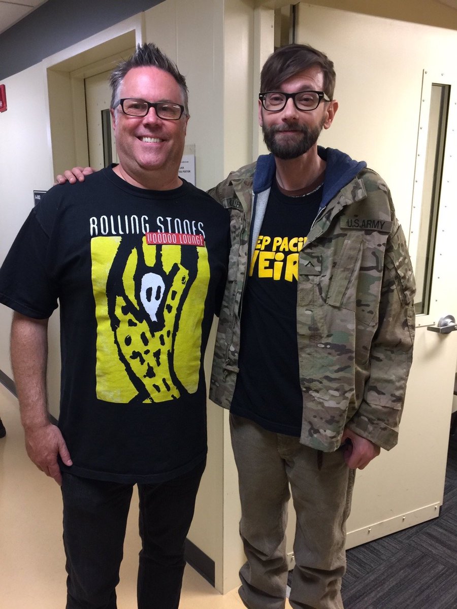 @StckedLibrarian Band tee and jeans forever!  (Dan Merchant and DJ Qualls; S5 #ZNation